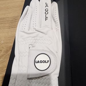 Brand new golf glove for the left hand